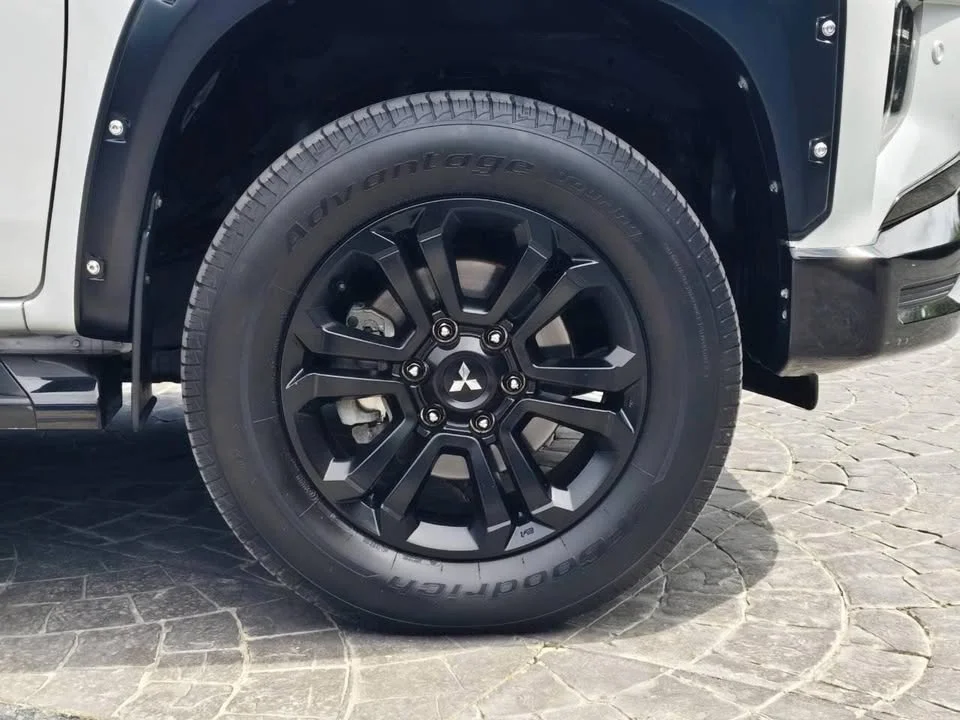 2019 Mitsubishi Triton V 3