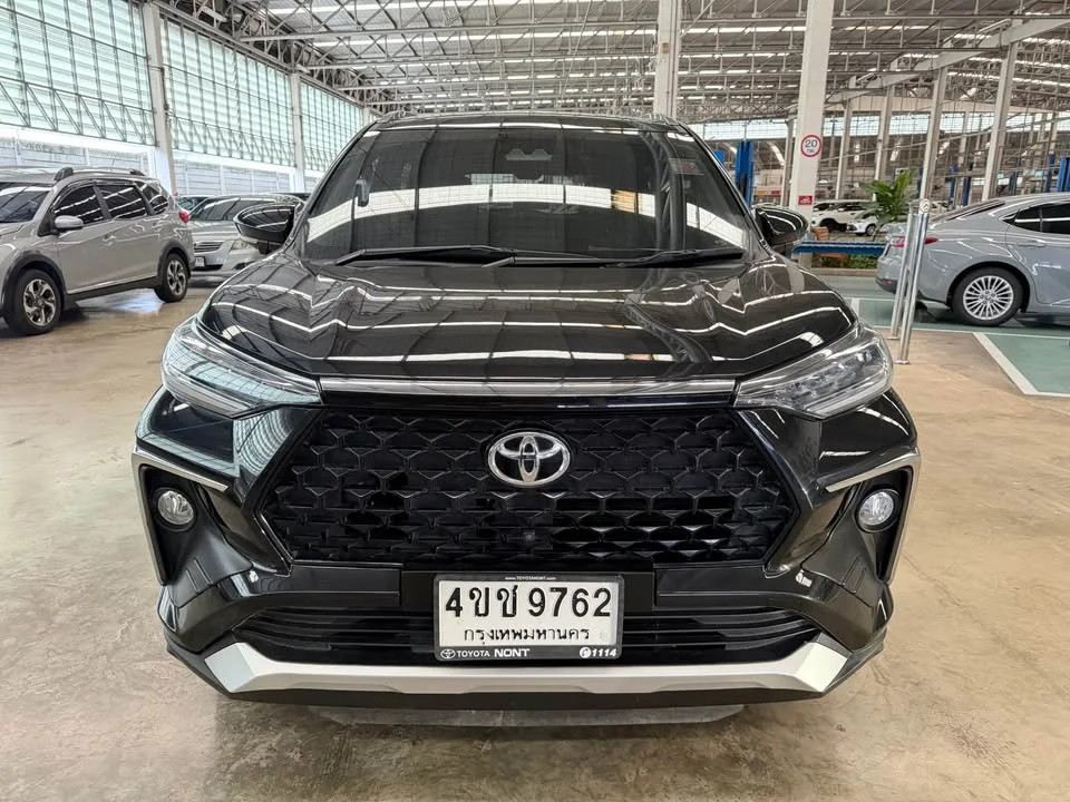 2023 Toyota Veloz III 2