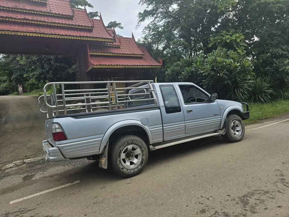 2001 Isuzu Faster Dragon Eyes III 3