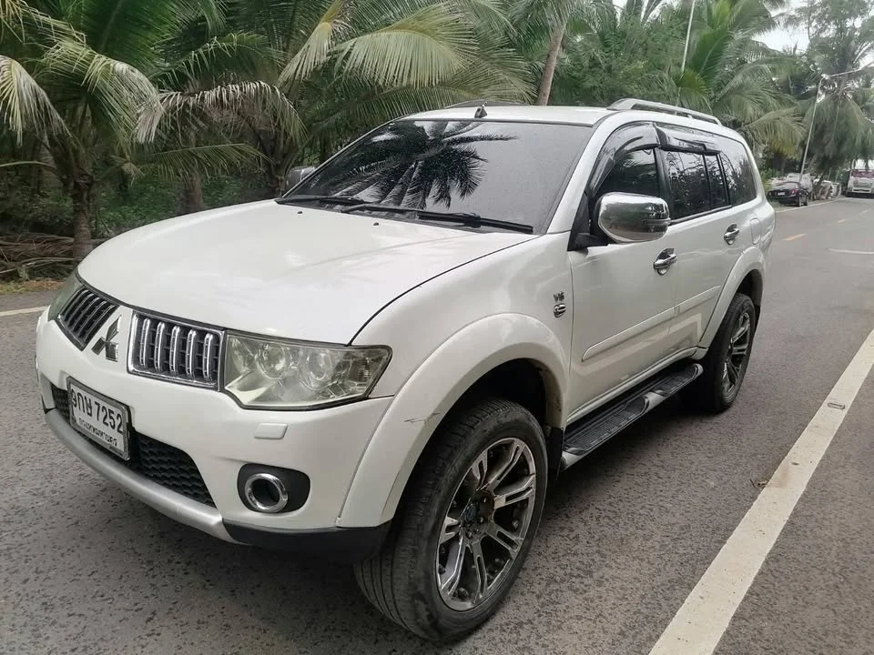 2012 Mitsubishi Pajero Sport II 2