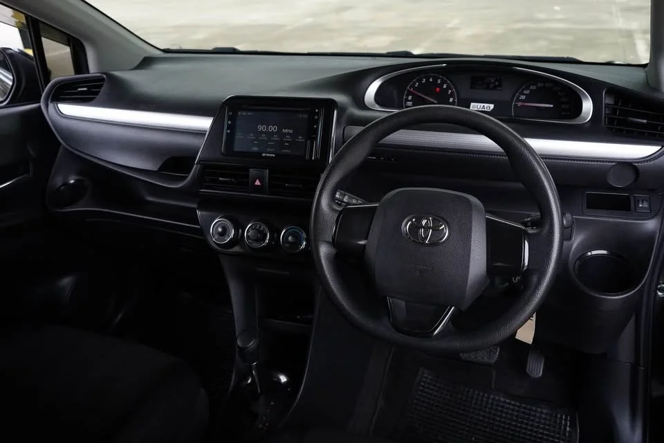 2019 Toyota Sienta II 2