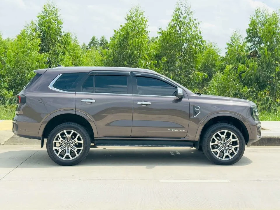 2023 Ford Everest III 2