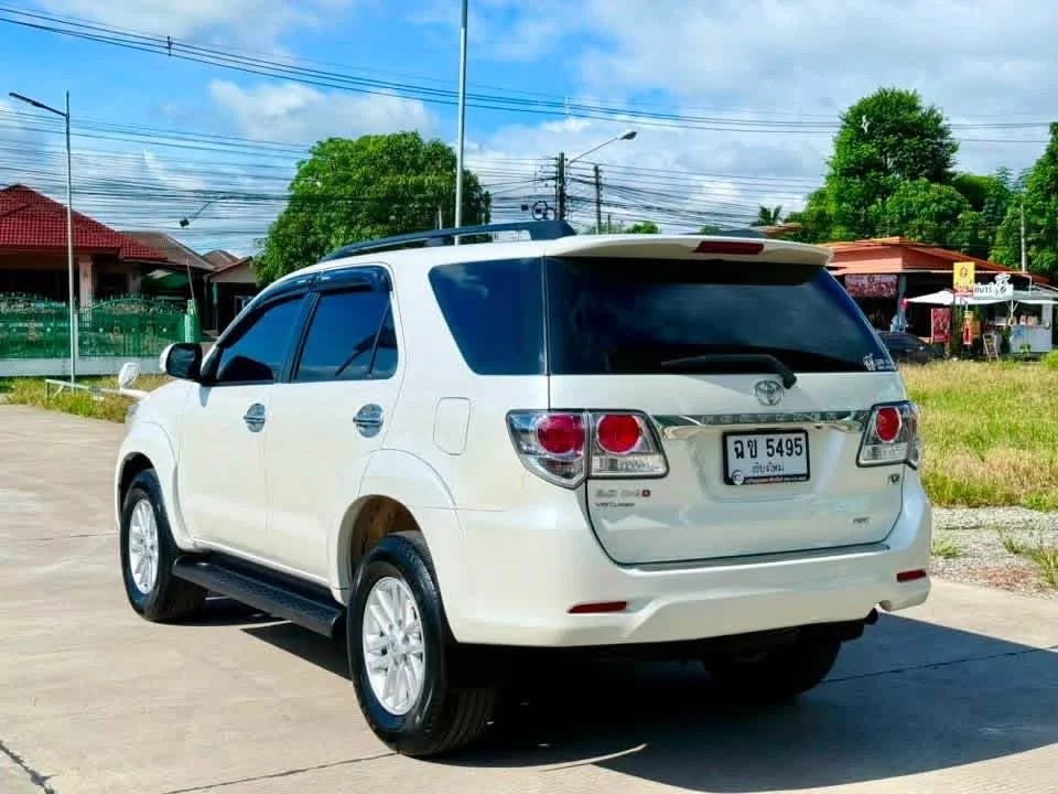 2013 Toyota Fortuner I 3