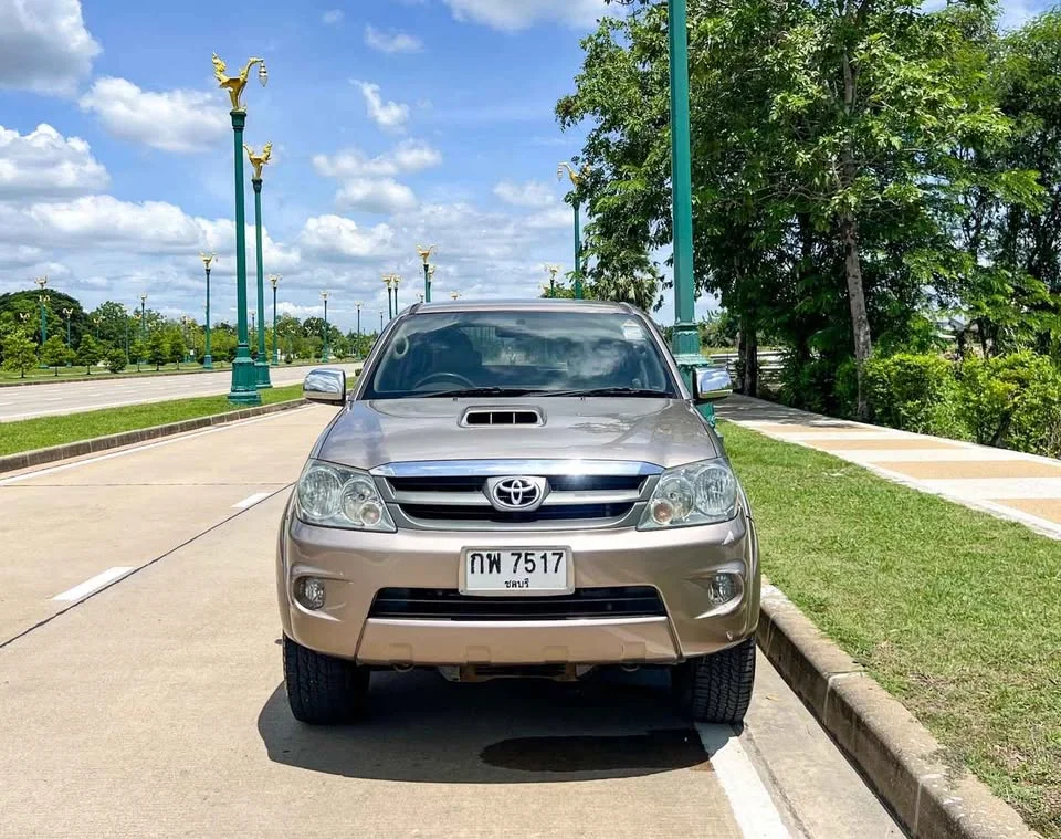 2005 Toyota Fortuner I 3