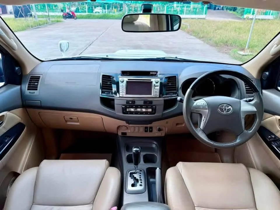 2013 Toyota Fortuner I 2