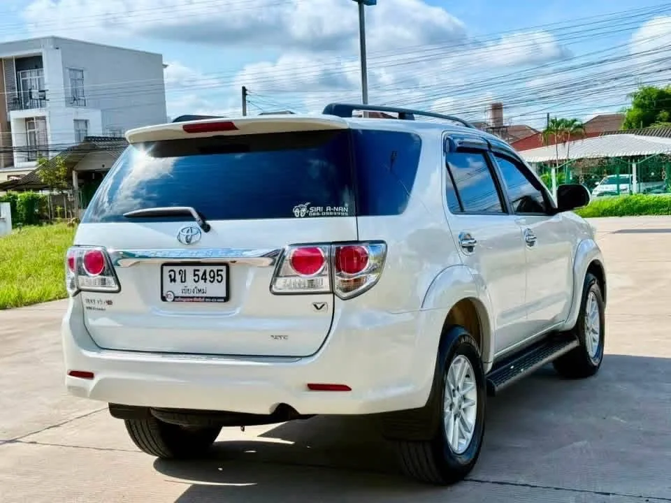 2013 Toyota Fortuner I 3