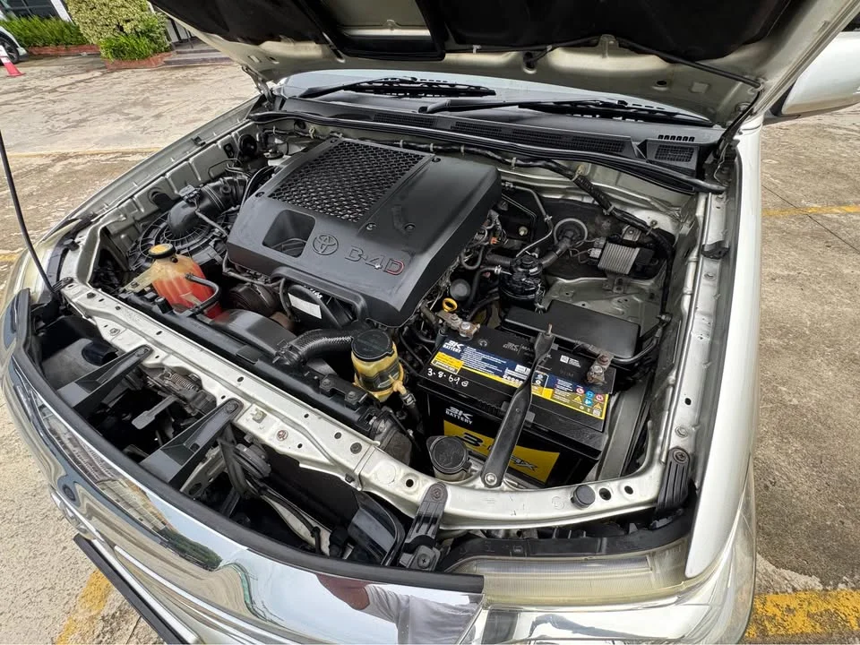 2011 Toyota Fortuner I 3
