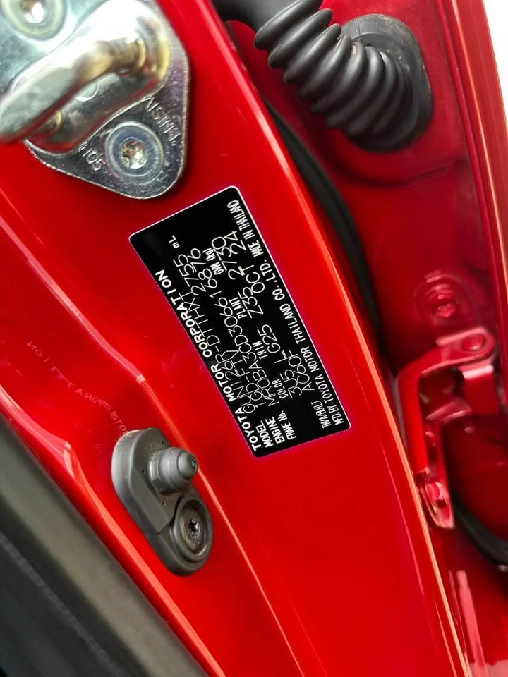 2025 Toyota Hilux VIII 3