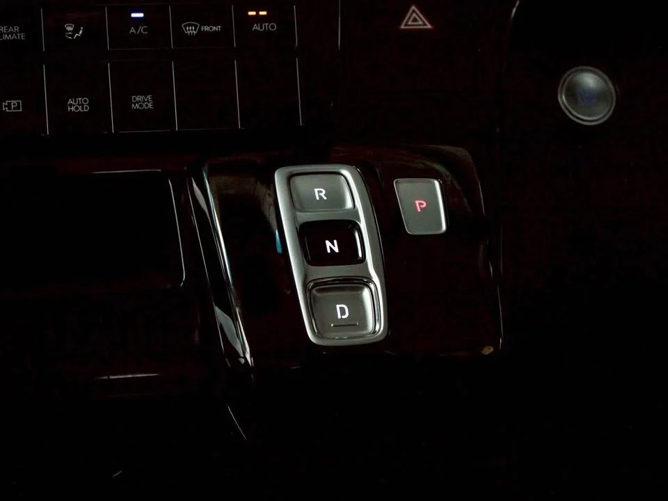 2022 Hyundai Staria US4 3