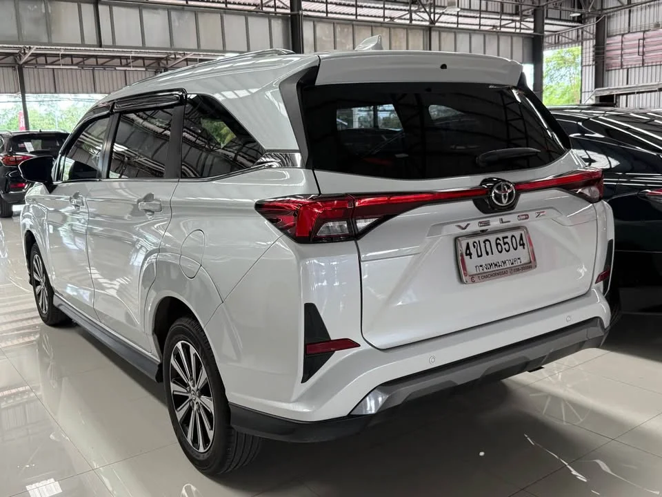 2022 Toyota Veloz III 2