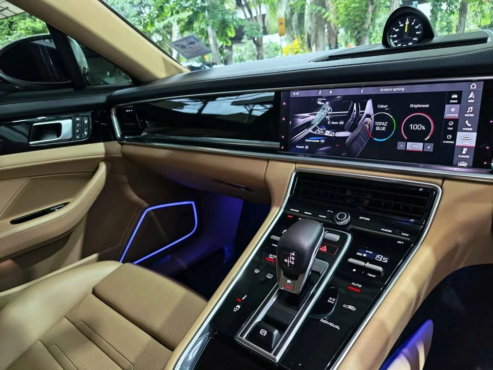 2019 Porsche Panamera II 2