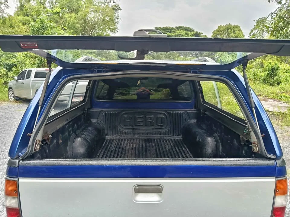 2001 Mazda 2500 Fighter V 3
