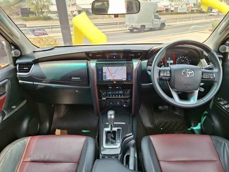 2016 Toyota Fortuner II 2
