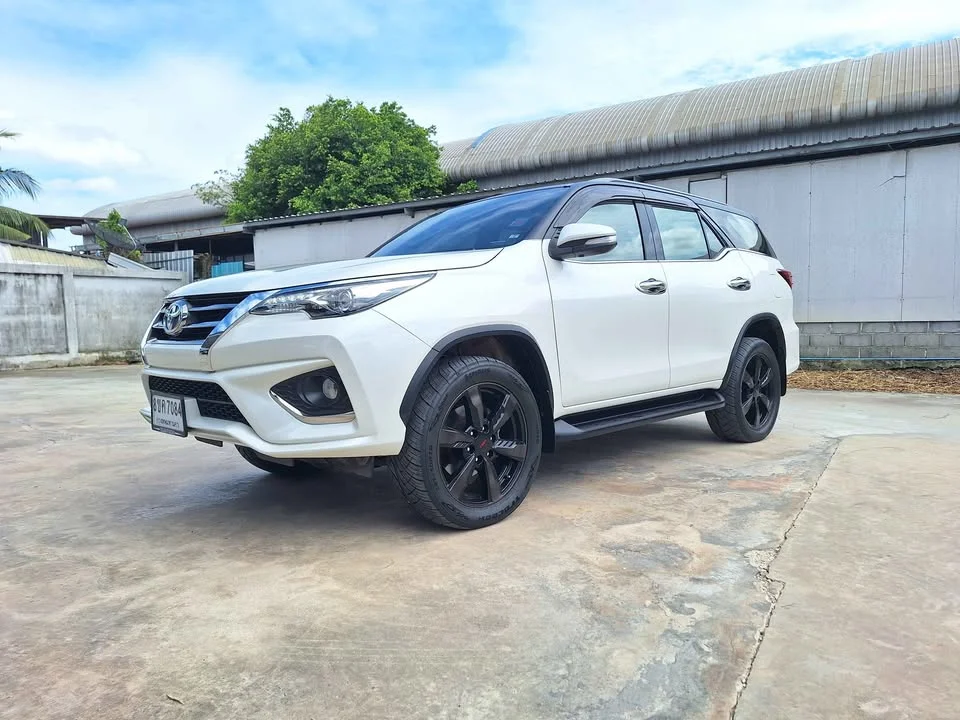 2016 Toyota Fortuner II 3