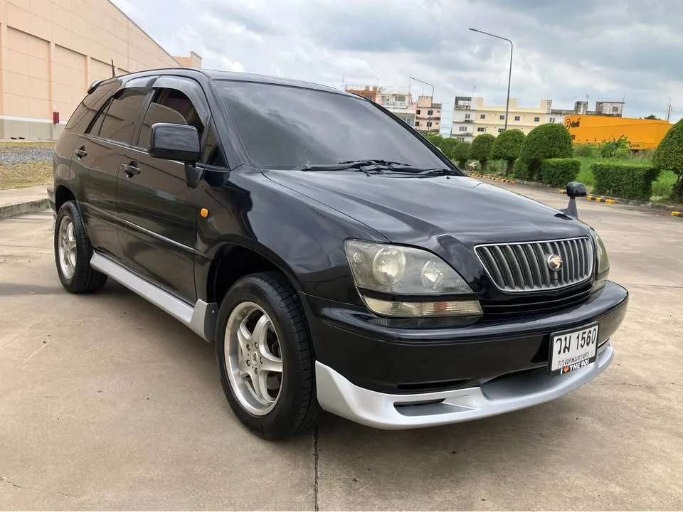 2003 Toyota Harrier I 3