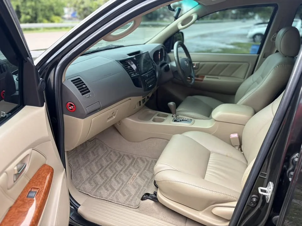 2009 Toyota Fortuner I 3