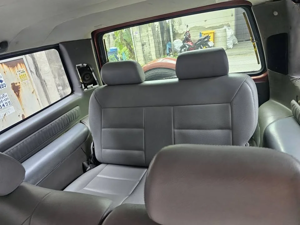 2000 Isuzu TR Grand Adventure I 3