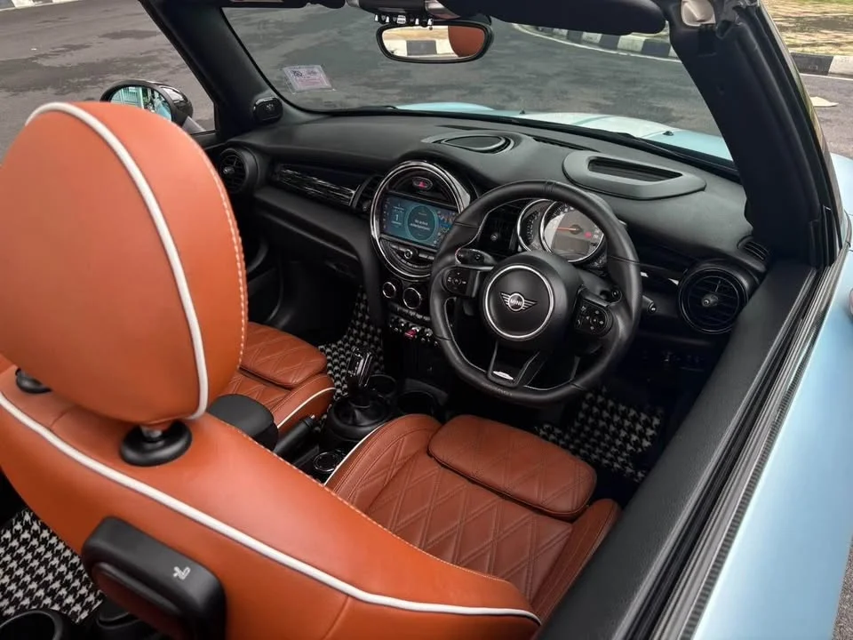 2021 Mini Hatch  III 2