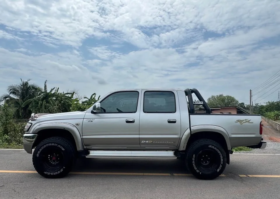 2003 Toyota Hilux Tiger VI 2