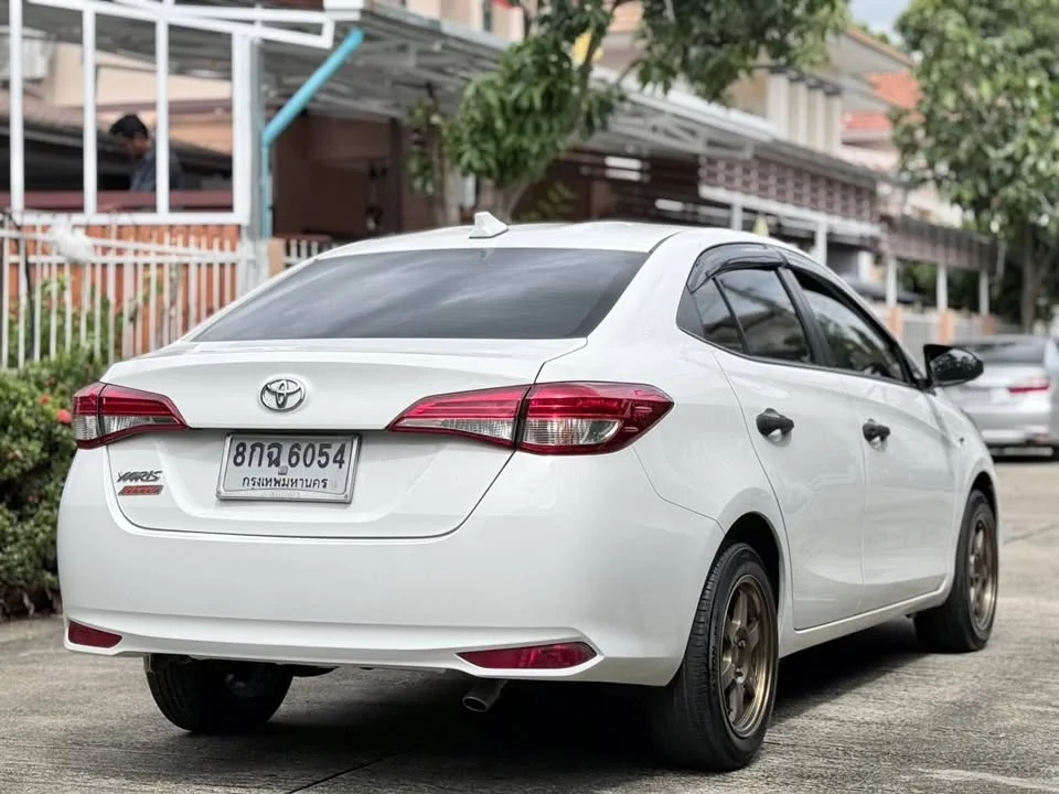 2018 Toyota Yaris ATIV III 2