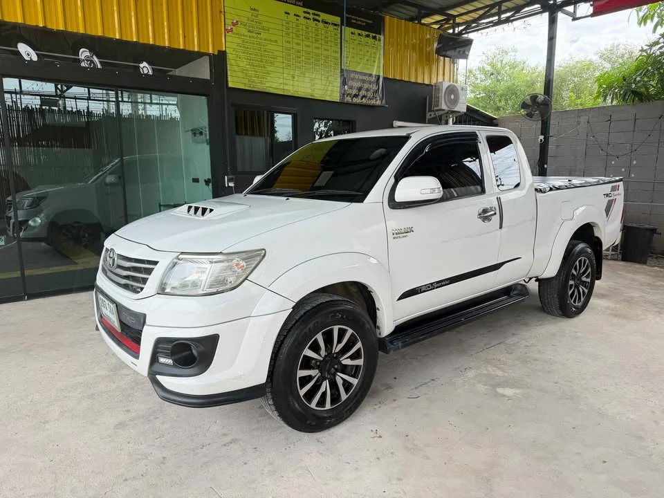 2014 Toyota Hilux VII 2
