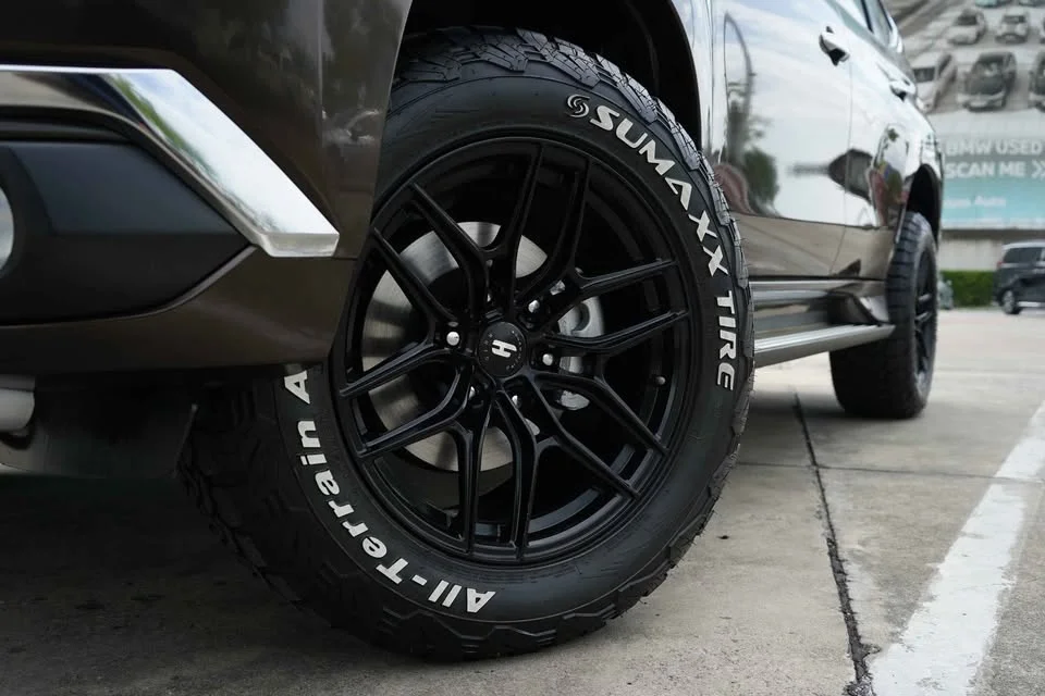 2016 Mitsubishi Pajero Sport III 2
