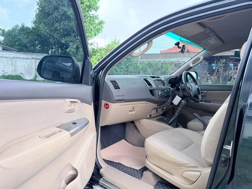 2012 Toyota Hilux VII 2