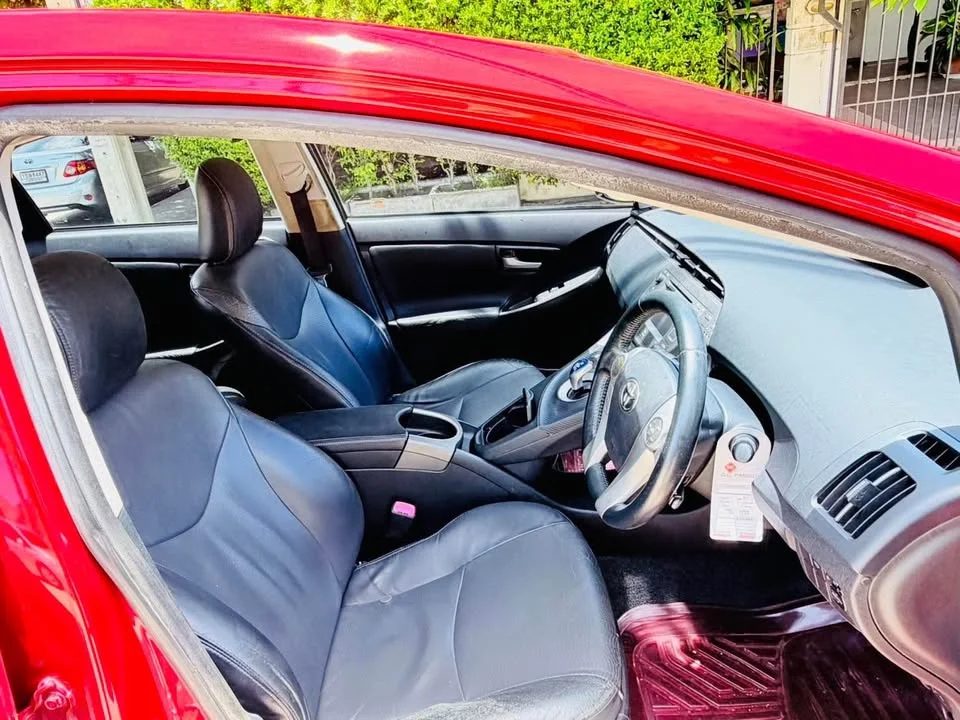 2013 Toyota Prius III 2