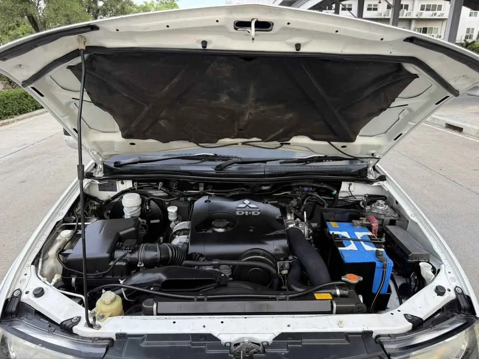 2012 Mitsubishi Triton IV 2