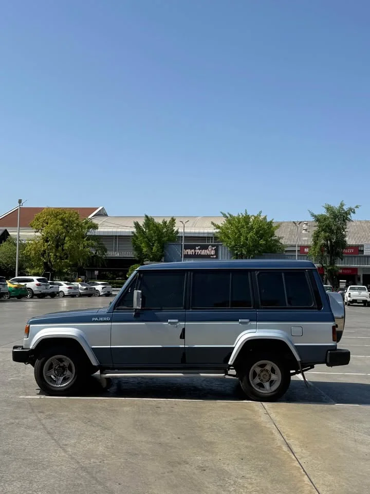 2000 Mitsubishi Pajero I 3