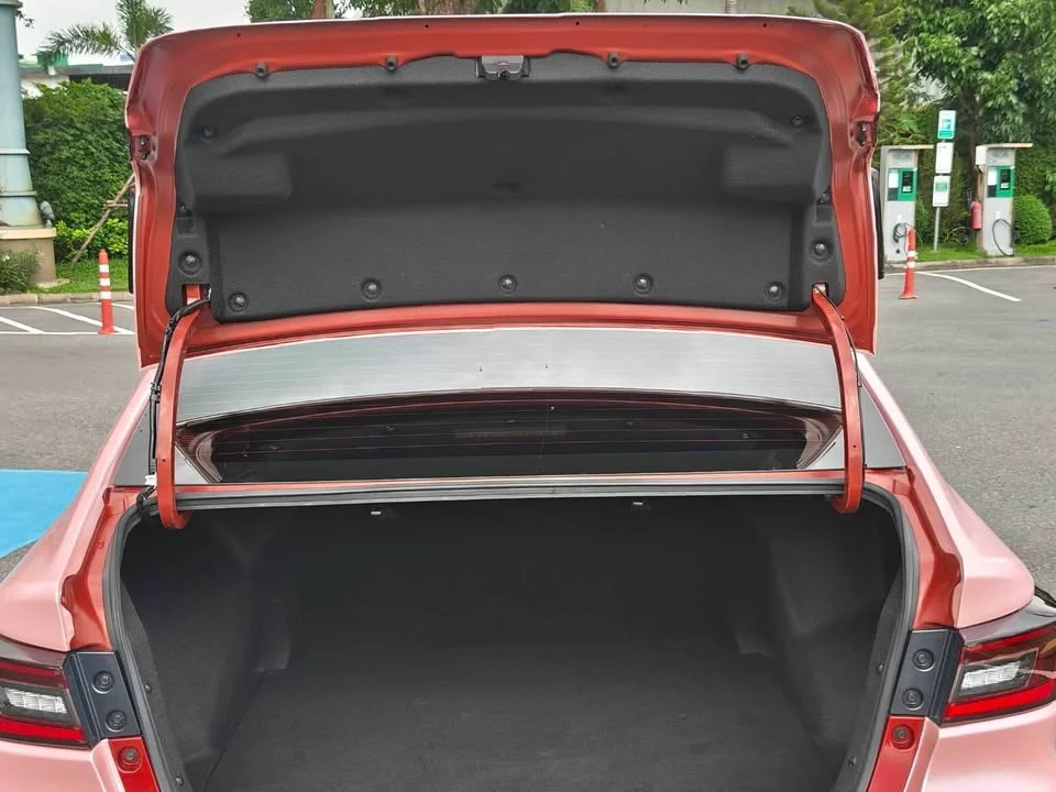 2023 Toyota Yaris ATIV IV 3