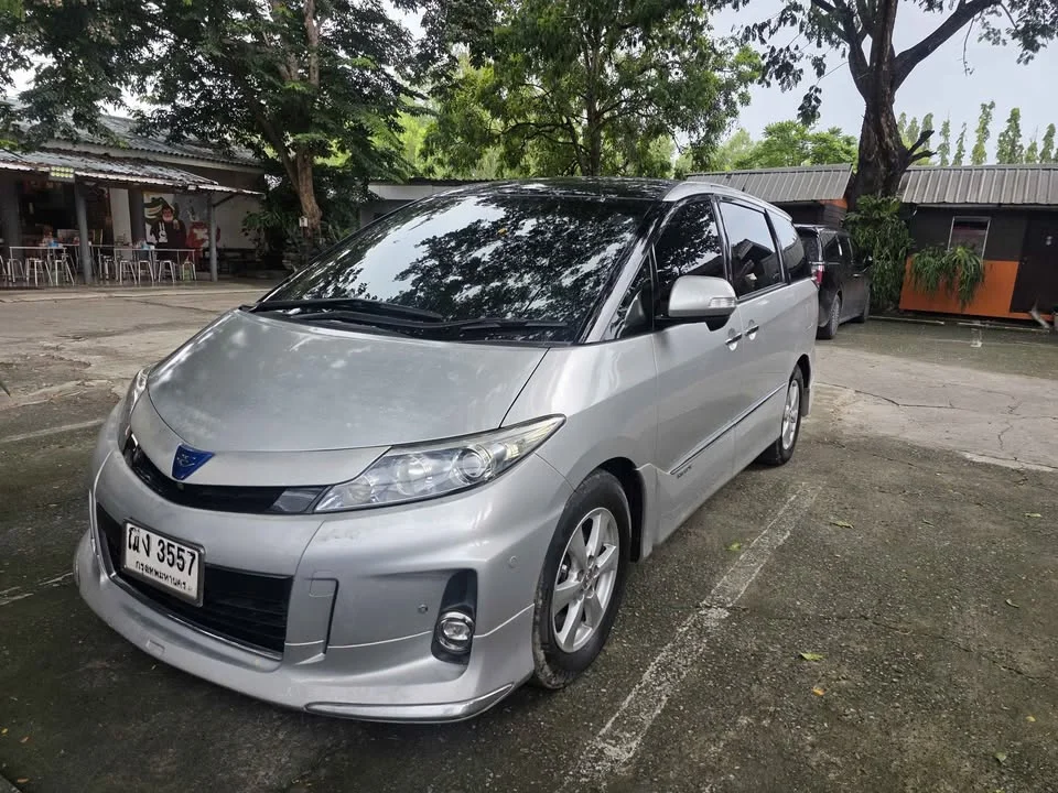 2011 Toyota Estima III 3