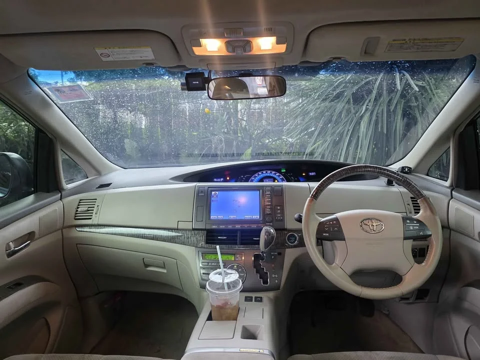 2011 Toyota Estima III 2