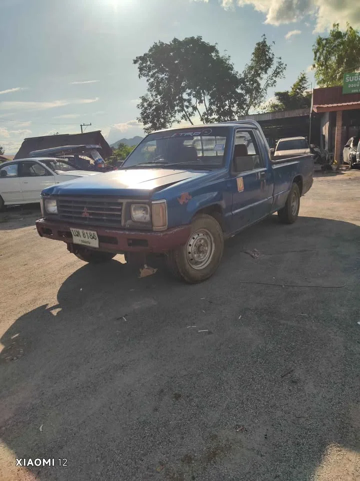 1995 Mitsubishi Triton II 3