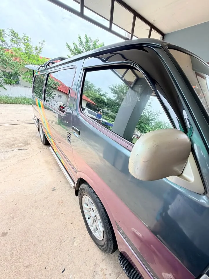 Toyota Commuter IV (H100) 2