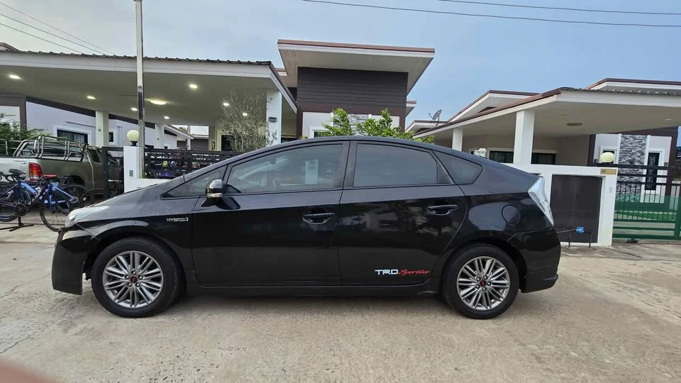 2011 Toyota Prius III 3