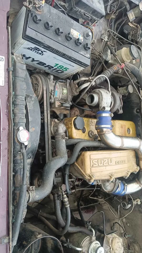 1995 Isuzu TFR III 2