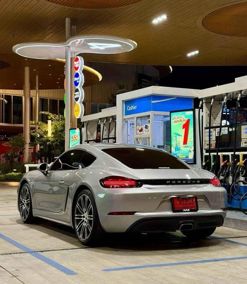 2019 Porsche 718 Boxster and Cayman IV 2