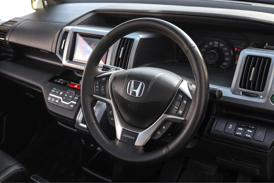 2013 Honda Stepwgn IV 2