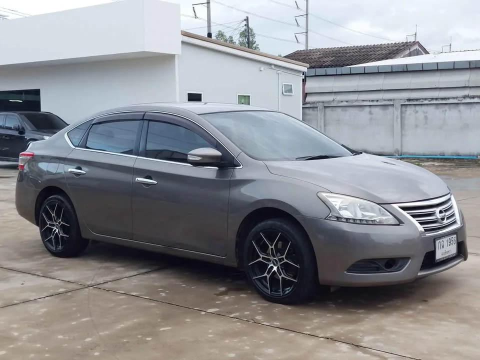 2013 Nissan Sylphy III (B17) 3