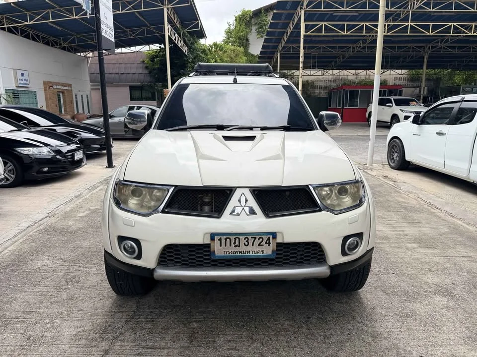 2012 Mitsubishi Pajero Sport II 2