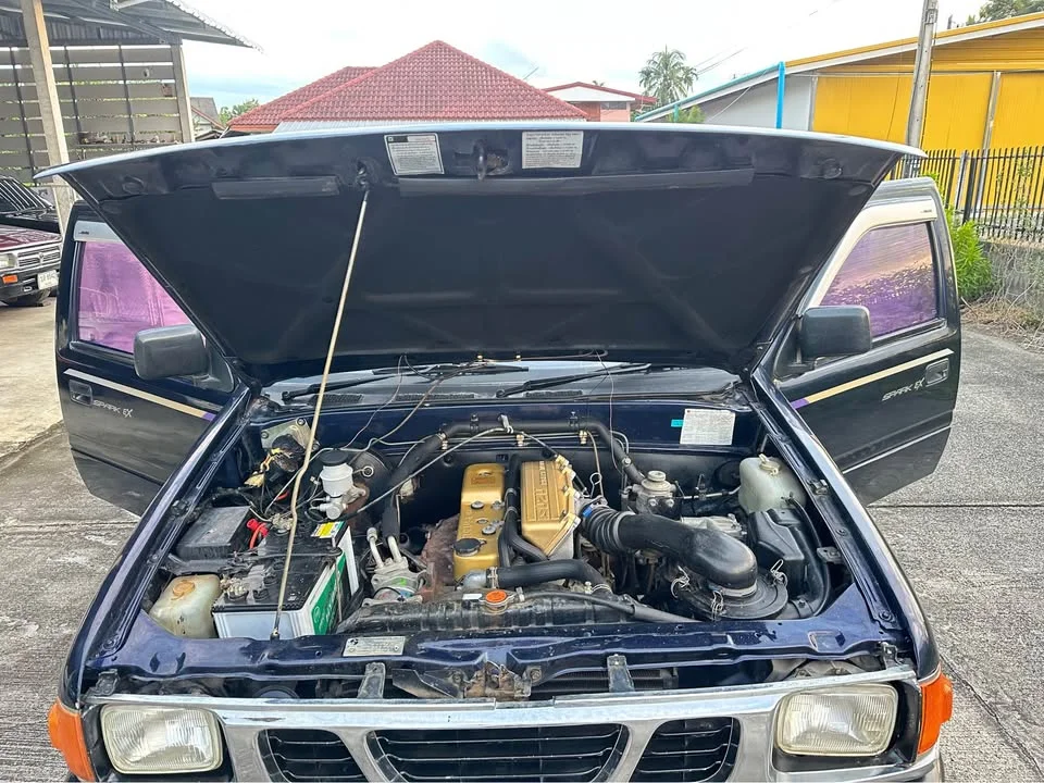 1995 Isuzu TFR III 3