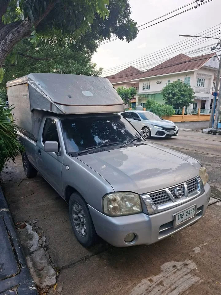 2003 Nissan Frontier I 2