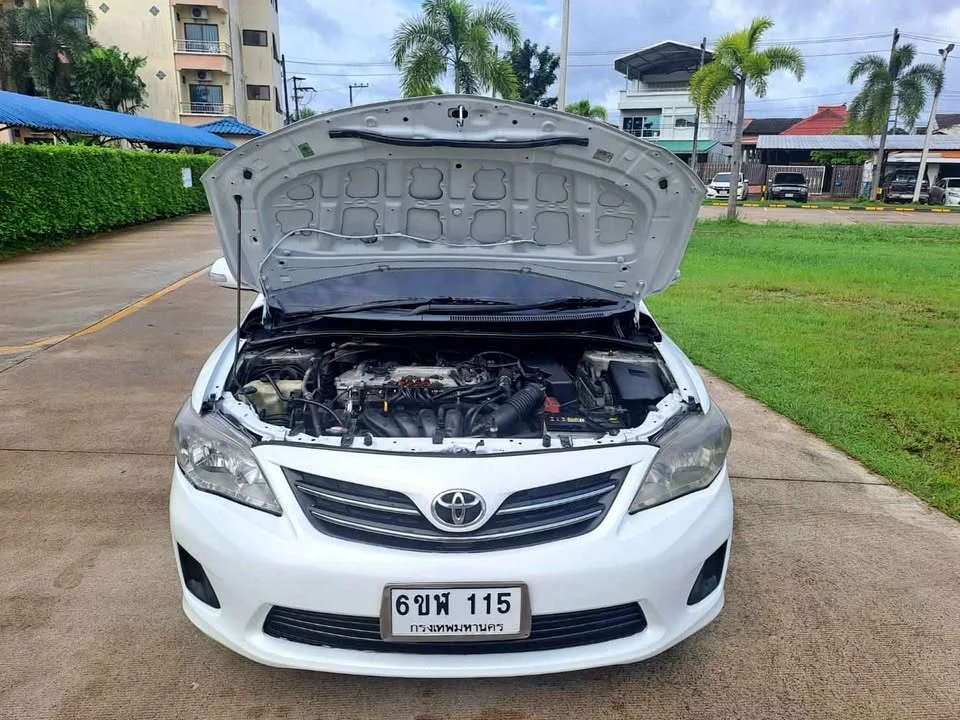 2013 Toyota Corolla Altis X (E140) 3