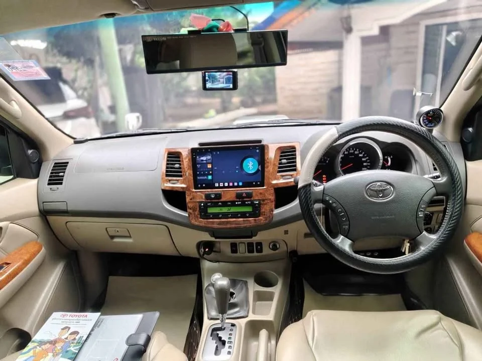 2010 Toyota Fortuner I 3