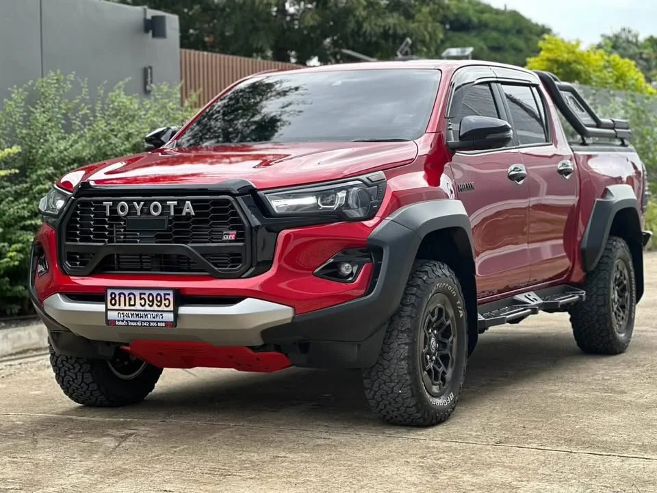 2024 Toyota Hilux VIII 2