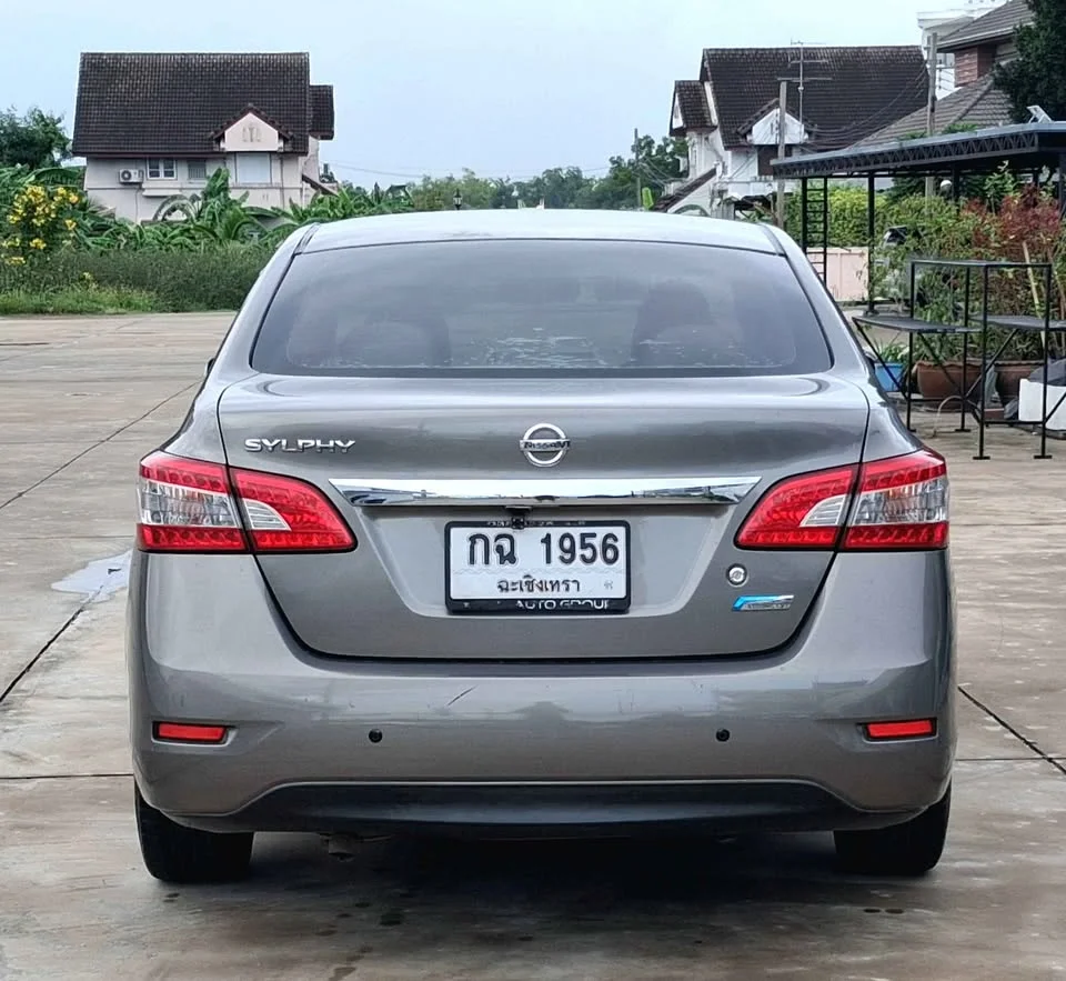 2012 Nissan Sylphy III (B17) 3