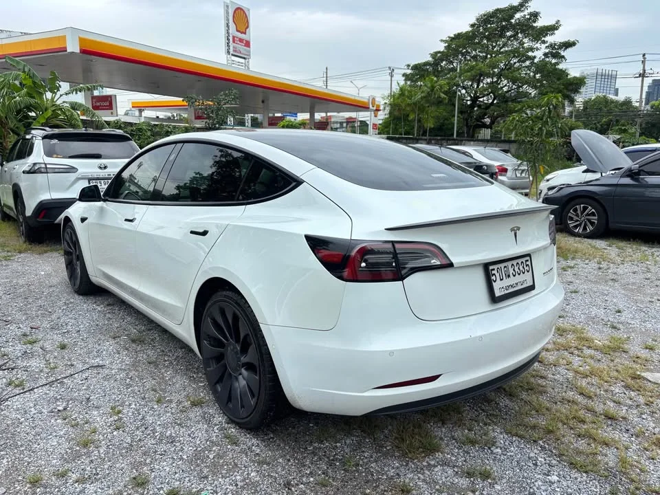 2023 Tesla Model 3 2
