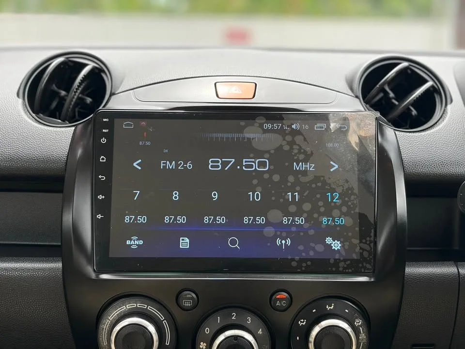2012 Mazda 2 II 3