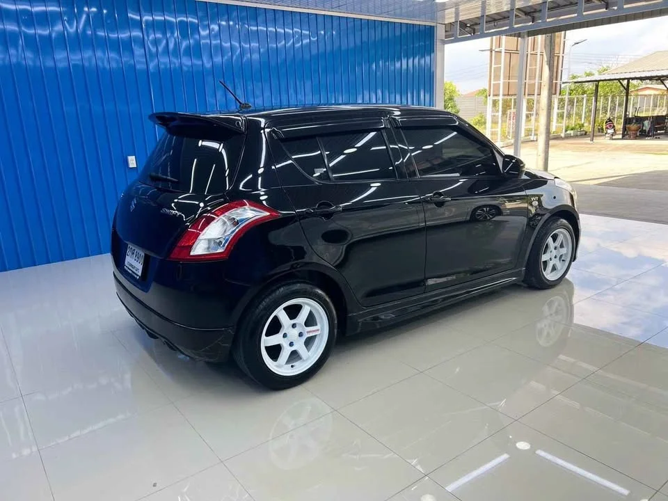 2013 Suzuki Swift II 2
